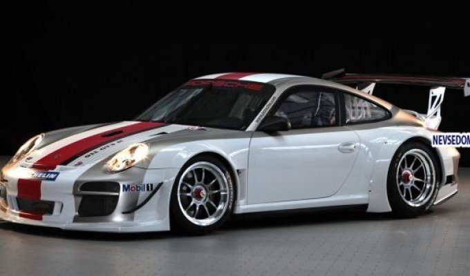Новый гоночный Porsche 911 GT3 R (9 фото)