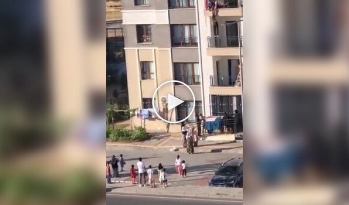 Men staged a risky rescue operation for a girl