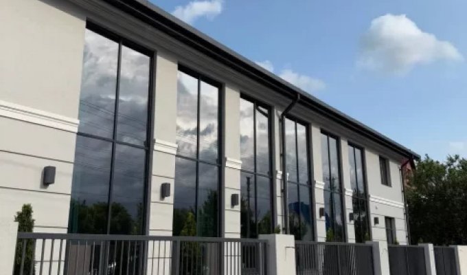 Алюмінієві вікна для дому й бізнесу: що важливо перед замовленням