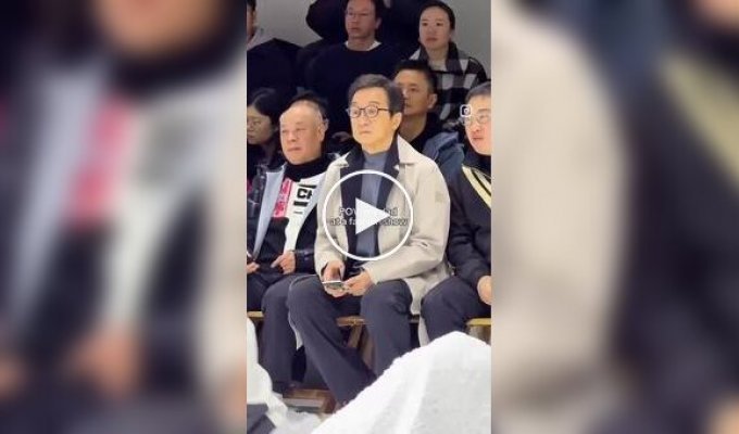Джеки Чан на показе мод в Милане