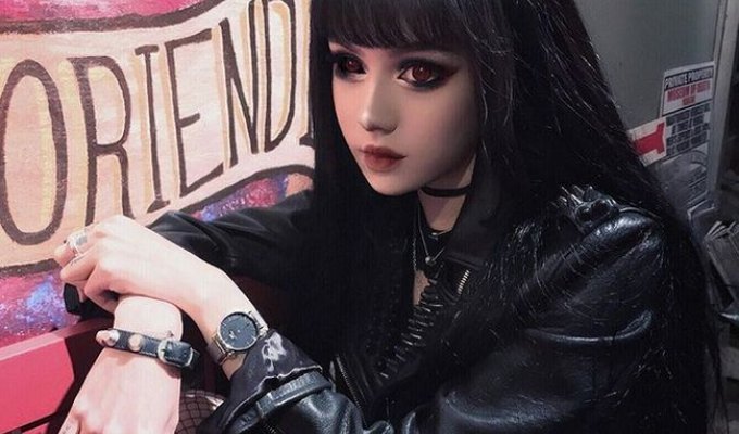 Как выглядит модель-кукла Кина Шен без макияжа (3 фото)