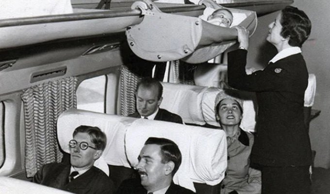 Как дети путешествовали на борту самолета в 1950-х (4 фото)