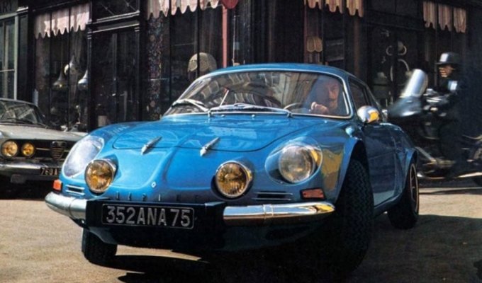 Alpine A110: one of the best French cars (8 photos + 1 video)