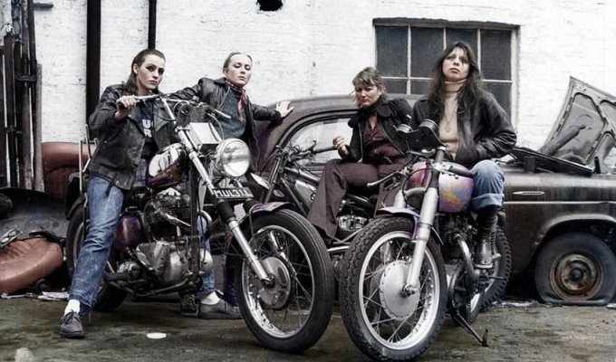 Women from the biker gang "Hell's Angels" (14 photos)