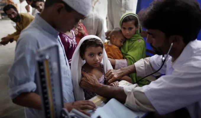 Street medicine in Pakistani cities (5 photos)