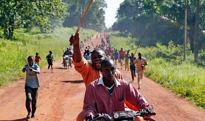 10 самых опасных для посещения стран Африки (17 фото + 1 видео)