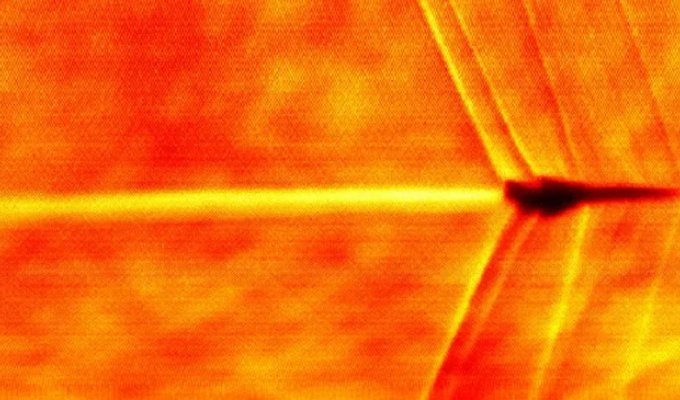 NASA Showed a Photo of a Plane Breaking the Sound Barrier (4 photos)