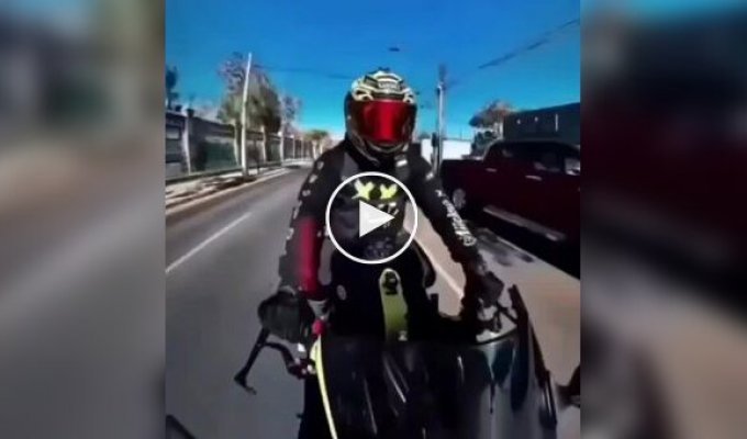Байкер не дал скрыться после наезда