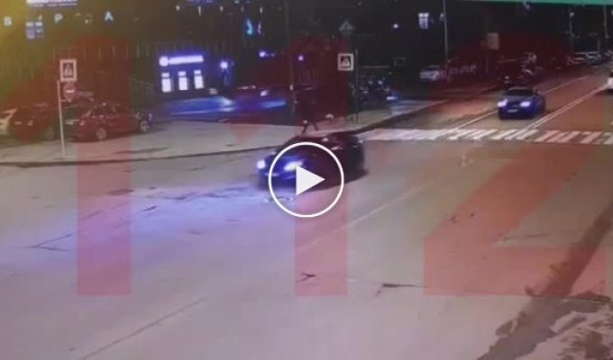 Элитное ДТП. Девушка разбила Rolls-Royce в центре Санкт-Петербурга