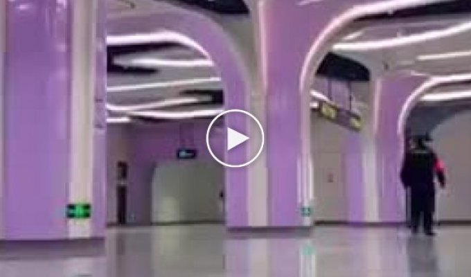 В китайском городе Чэнду открыли полностью автоматическое метро