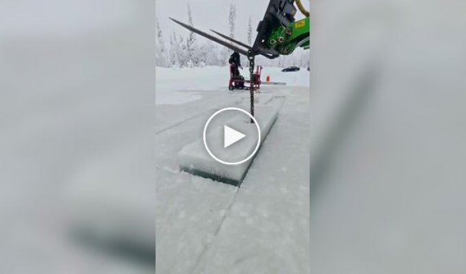 Традиционная заготовка льда на севере Финляндии