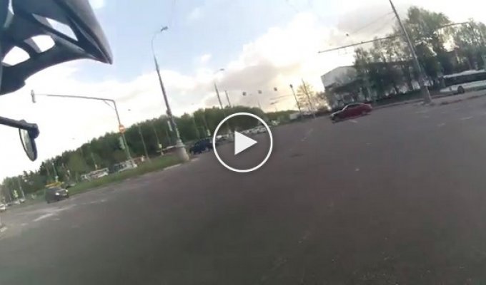 Серьезная авария на Севастопольском проспекте в Москве