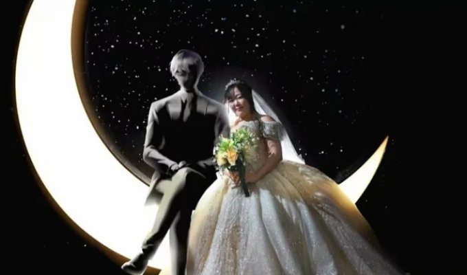 Японка вышла замуж за аниме-персонажа, которого создала в ChatGPT (3 фото + 1 видео)