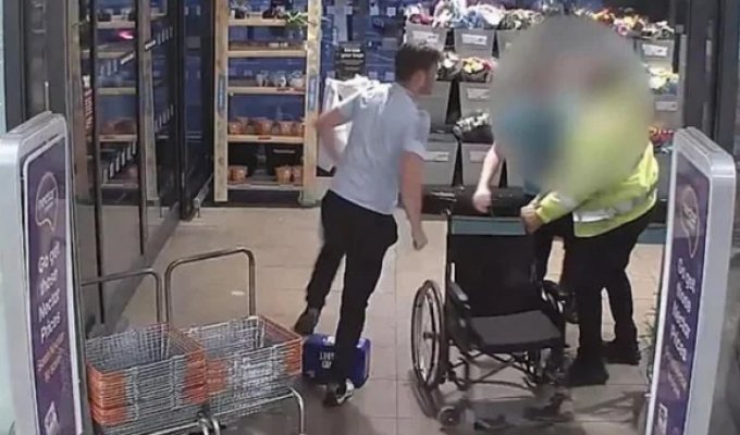 Колясочник мгновенно «исцелился», когда его поймали на воровстве (5 фото + 1 видео)