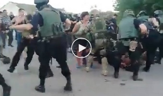 Полиция против ветеранов Донбаса и Азова. Разборки при рейдерстве на фермеров