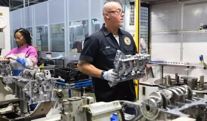 Не всё потеряно - GM вложит сотни миллионов долларов в новые двигатели V8 (2 фото)