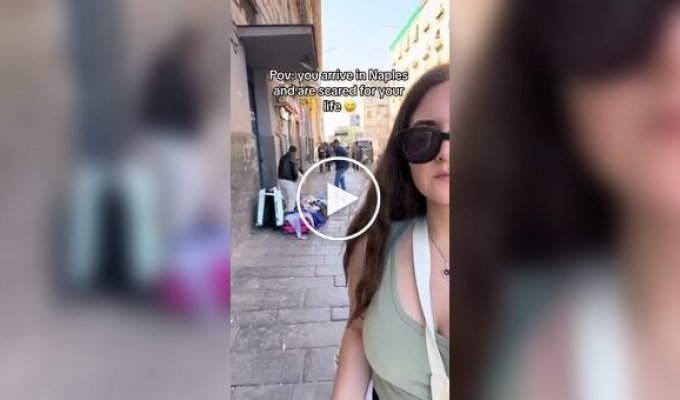 The girl showed the situation in one of the once most beautiful cities in Europe - Naples