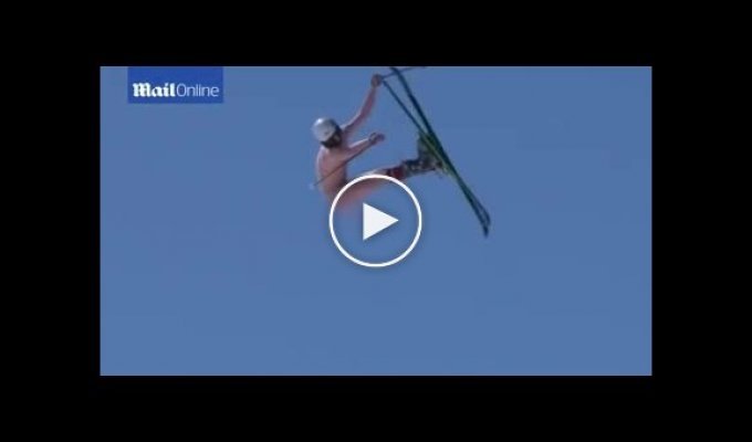 Голый лыжник прыгнул с 30-ти метрового трамплина