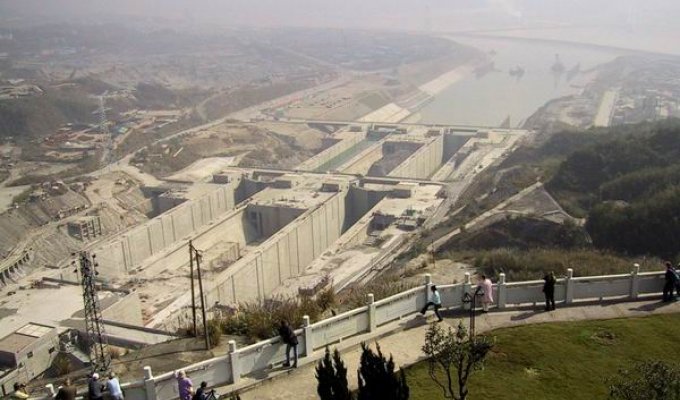 Sanxia hydroelectric power station is the largest hydroelectric power station in the world (38 photos)