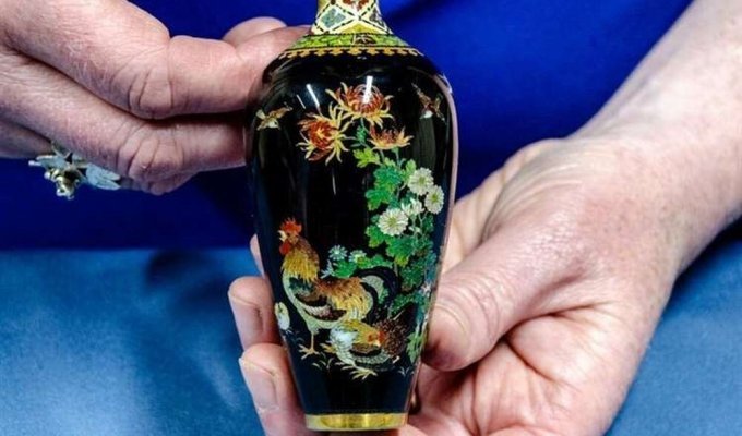 A vase bought at a flea market turned out to be a work of art (6 photos)