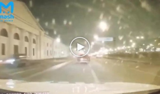 Зрелищная погоня по Санкт-Петербургу со стрельбой, полицией и пьяным водителем