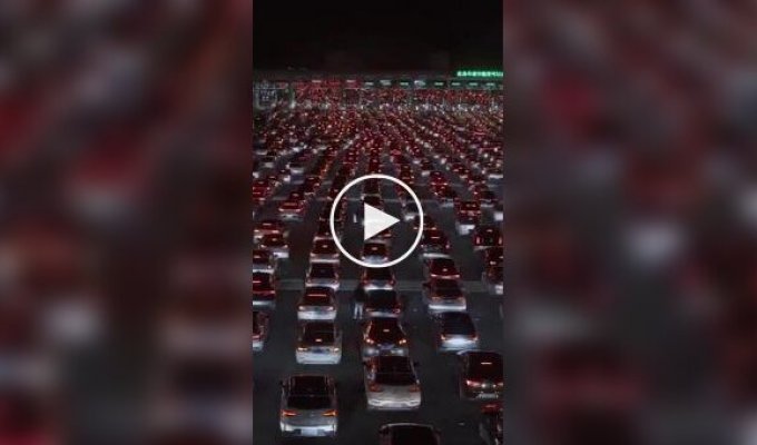 Китай превратился в огромную пробку — с 1 по 7 октября в стране проходит «Золотая неделя»