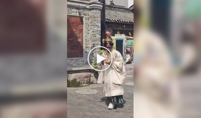 A Chinese empress, Nolan-style