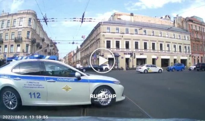 ДТП с участием служебного автомобиля ДПС в Санкт-Петербурге