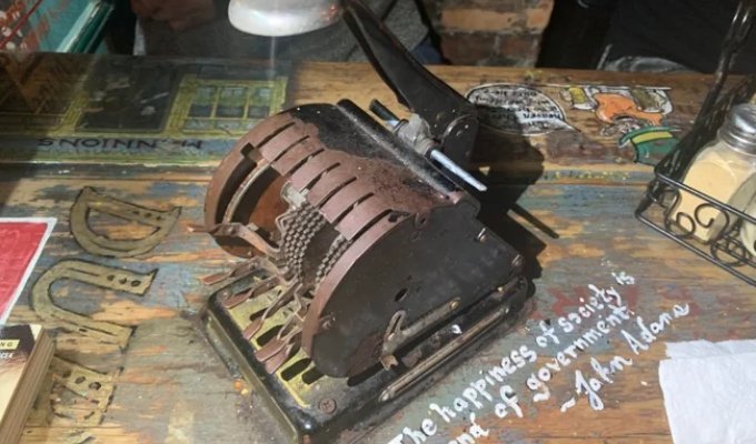 24 Baffling Objects People Had to Ask the Internet to Identify (25 Photos)