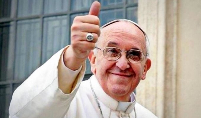 Блажен, кто посетил сей мир в его минуты роковые: Папа Римский одобрил однополые союзы! (1 фото + 1 видео)