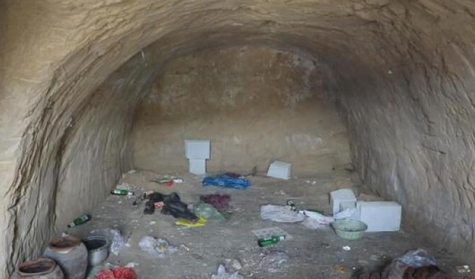 Chinese man hid in a cave for 14 years because of 150 yuan (5 photos)