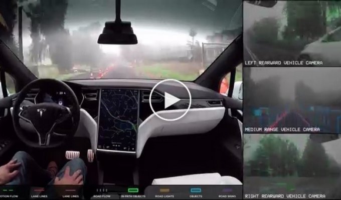 Tesla Model S самостоятельно едет по улицам города