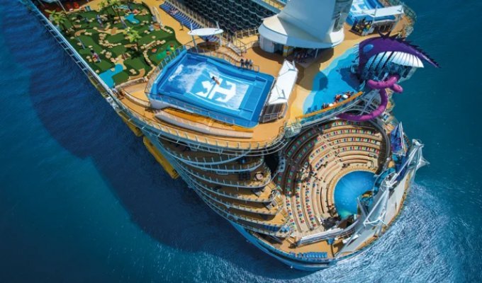 How to travel on the "Symphony of the Seas" - the largest and most luxurious cruise ship in the world! (4 photos)