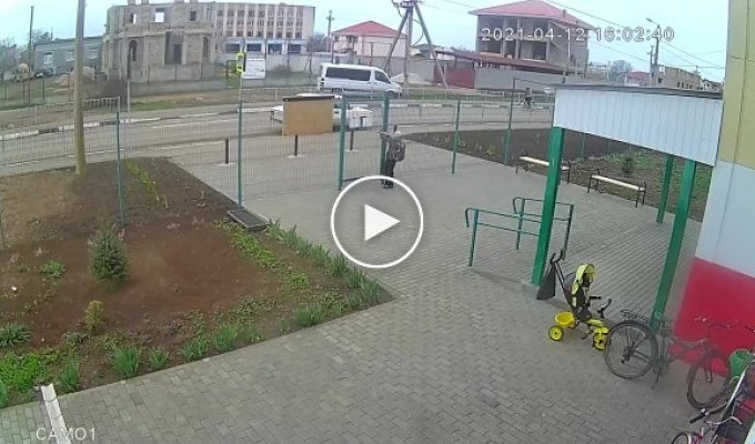 В Крыму 12-летний школьник на Mitsubishi сбил велосипедиста