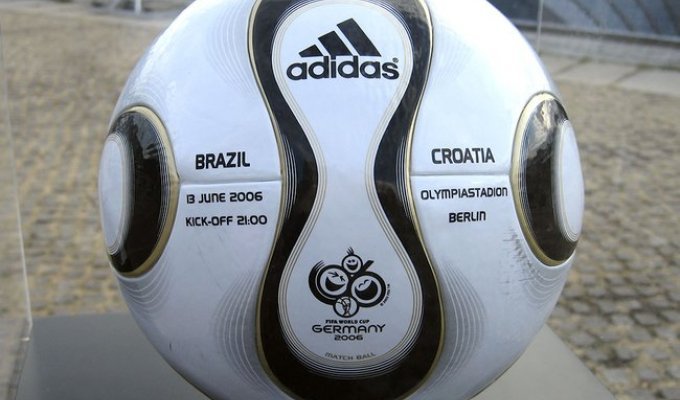 Как Adidas делает мячики для футбола (41 фото)