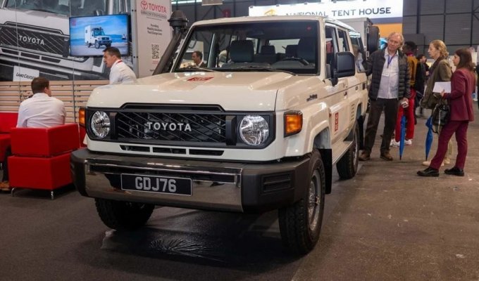 Toyota showed the updated Land Cruiser 70 for humanitarian organizations and the UN (14 photos)