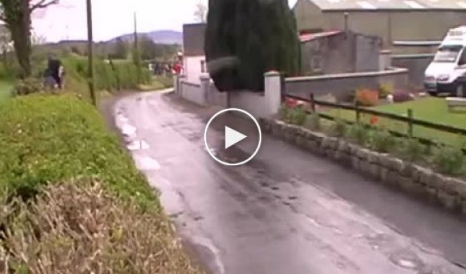 Удивительная авария на Carlow Rally 2013