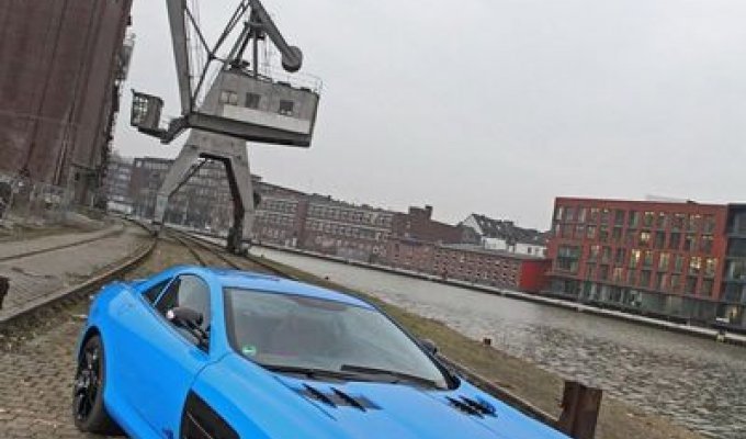 Над Mercedes-Benz SLR поработали в ателье CUT48 и Edo Competition (14 фото)