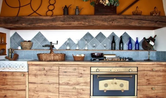 20 Stunning Solid Wood Kitchens (21 Photos)
