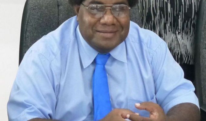 Спикер парламента Вануату помиловал самого себя (3 фото)