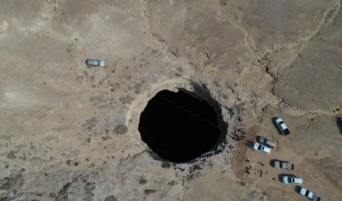 The Sultan's Treasures and the smell of the grave. Scientists have discovered what is at the bottom of the Hellish Well in Yemen (4 photos)