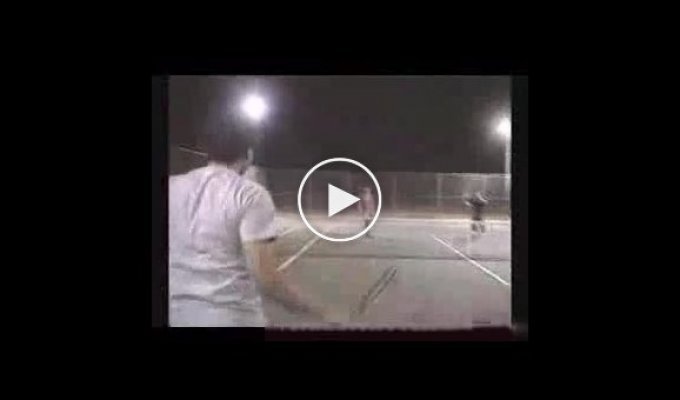 Интересная игра в теннис
