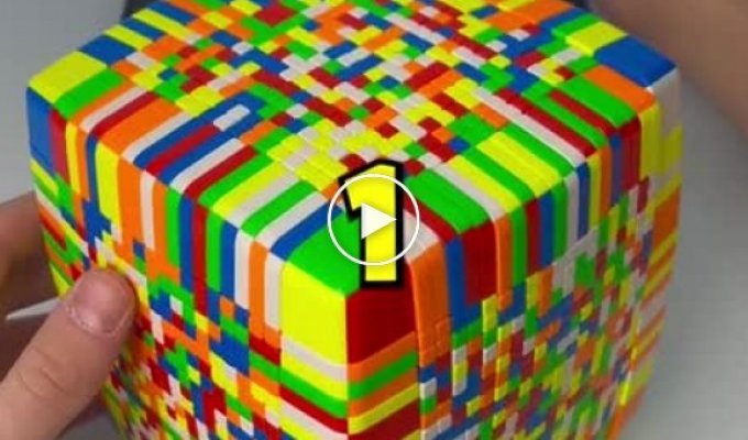 Хлопець зібрав найбільший кубик Рубіка у світі - 21х21