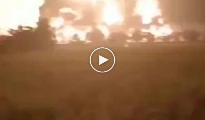Адский пожар и взрыв на нефтеперерабатывающем заводе