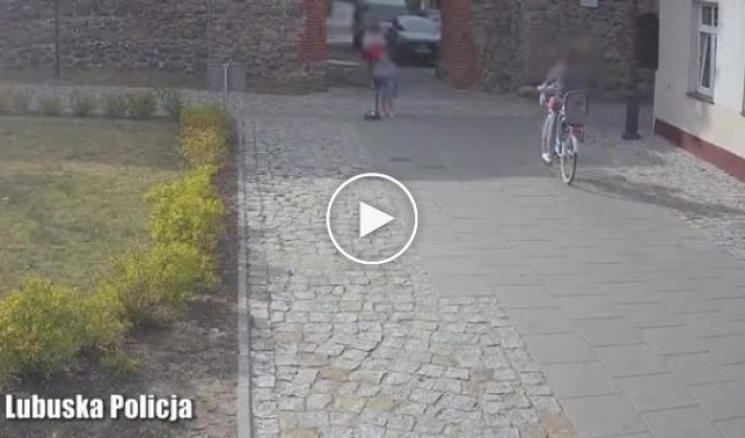 Велосипедист сбил ребенка и уехал