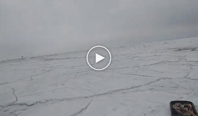 Unexpected wave during winter fishing
