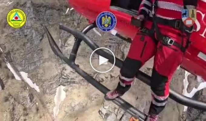 Fall from a 100-meter cliff and survived: the incredible story of two Romanian tourists