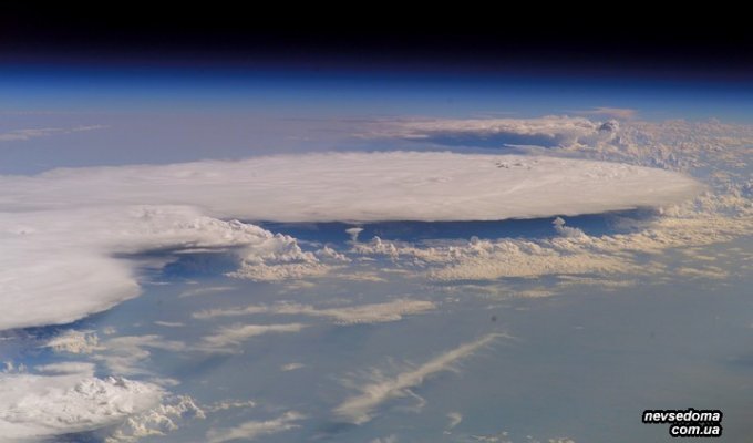 Озоновая дыра из космоса (6 фото)
