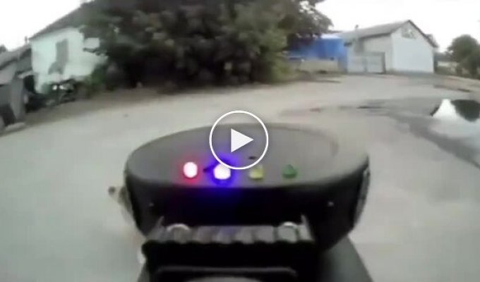 A man made an ultrasonic dog repeller for his bicycle