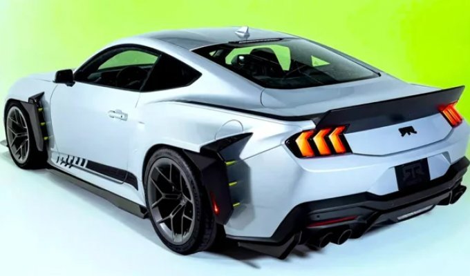 Новый Mustang RTR предлагает мощность суперкара по цене Porsche 911 (2 фото)